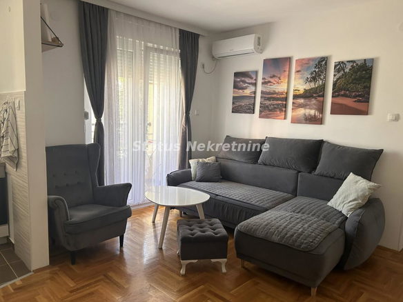 Stan Prodaja Novi Sad  57 m2
