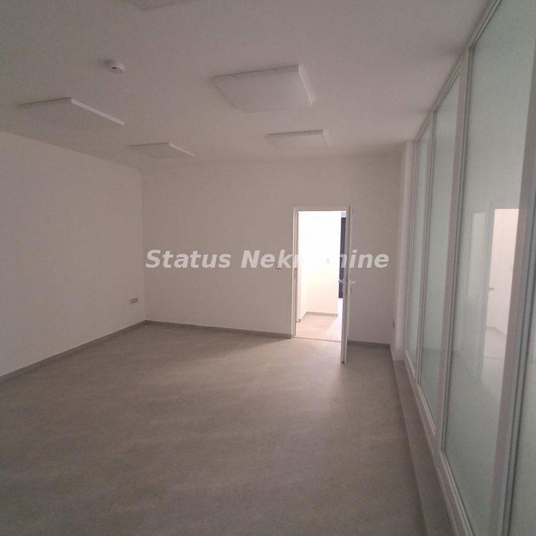 Lokal Izdavanje Novi Sad  234 m2