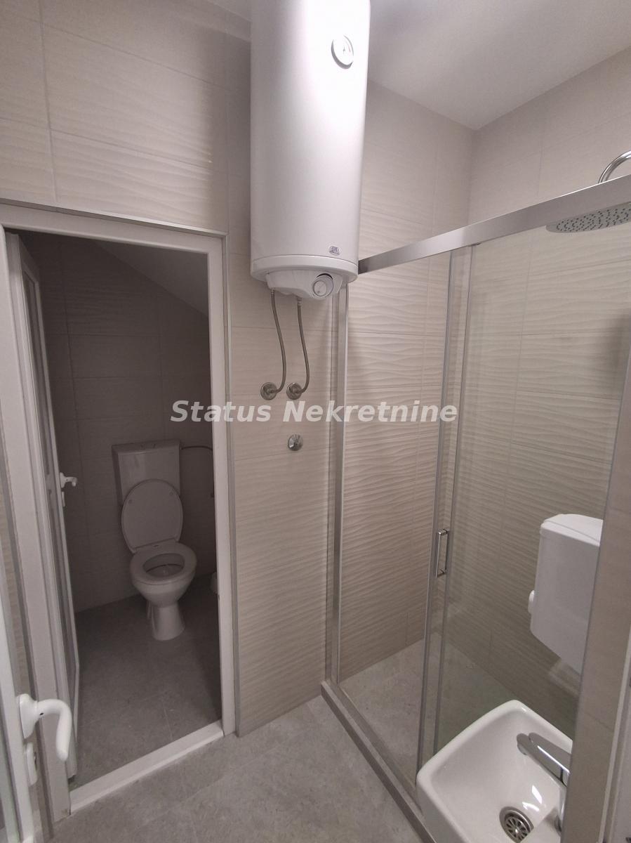 Lokal Izdavanje Novi Sad  196 m2