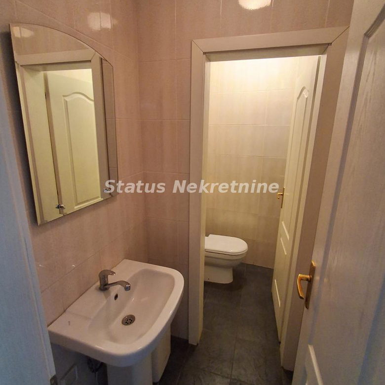 Lokal Izdavanje Novi Sad  75 m2