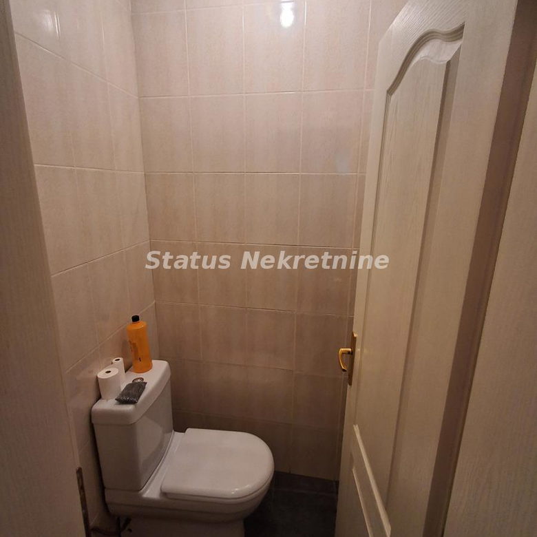 Lokal Izdavanje Novi Sad  75 m2