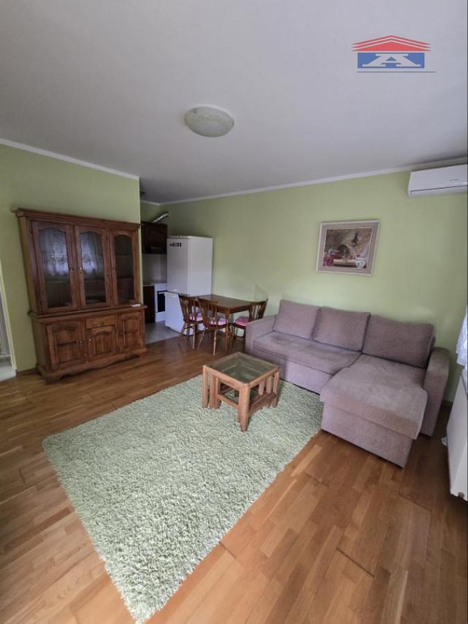 Stan Izdavanje Novi Sad  42 m2