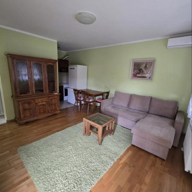 Stan Izdavanje Novi Sad  42 m2