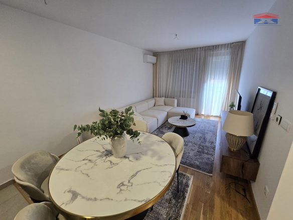 Stan Izdavanje Novi Sad  56 m2