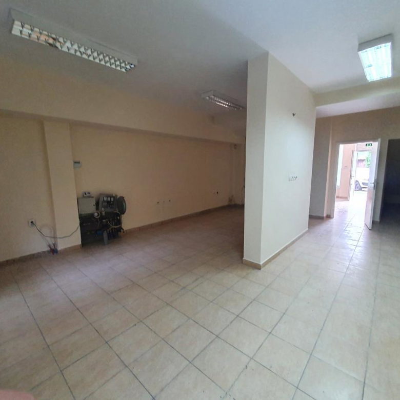 Lokal Izdavanje Novi Sad  125 m2