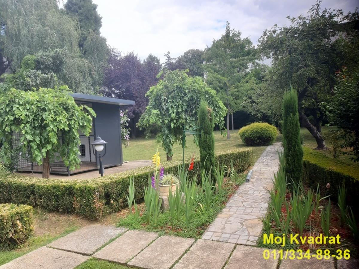Kuća Izdavanje Beograd Dedinje 270 m2