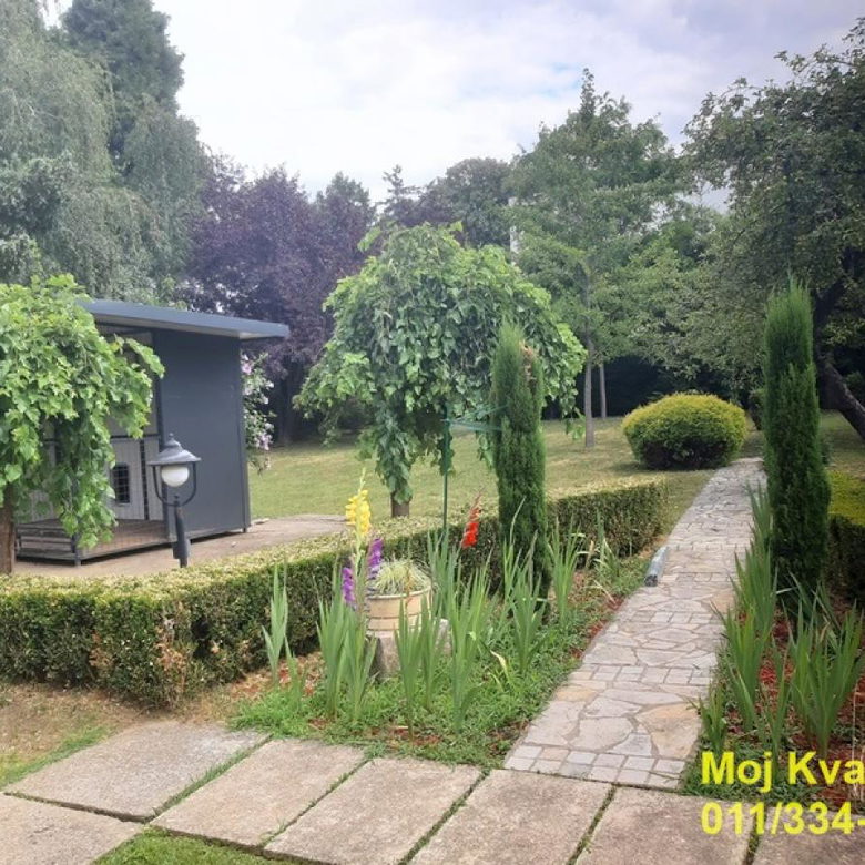 Kuća Izdavanje Beograd Dedinje 270 m2