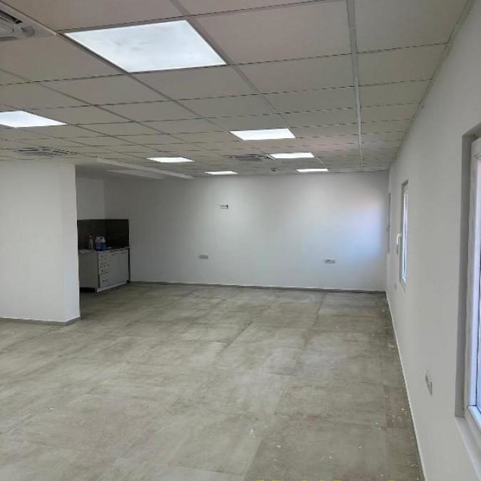 Lokal Izdavanje Beograd Retenzija 440 m2