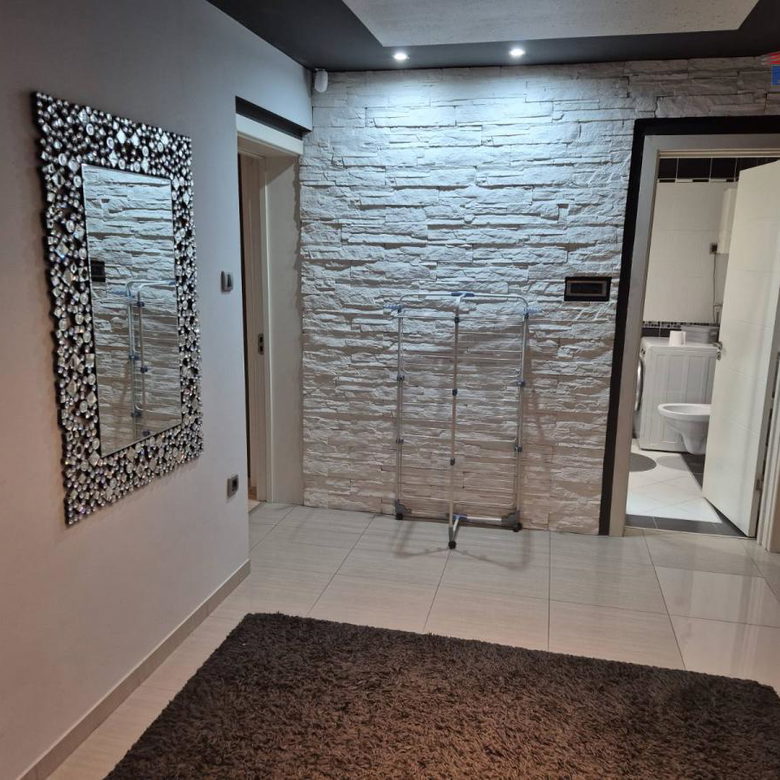 Kuća Izdavanje Novi Sad  130 m2