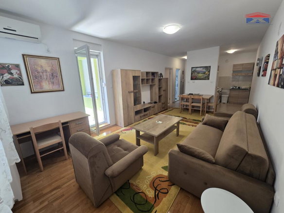 Stan Izdavanje Novi Sad  46 m2