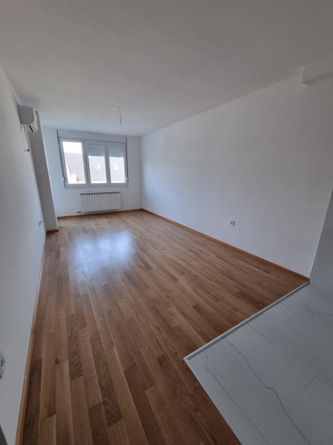 Stan Izdavanje Novi Sad  68 m2