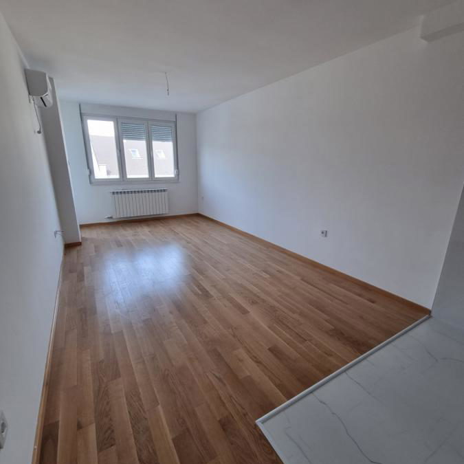 Stan Izdavanje Novi Sad  68 m2