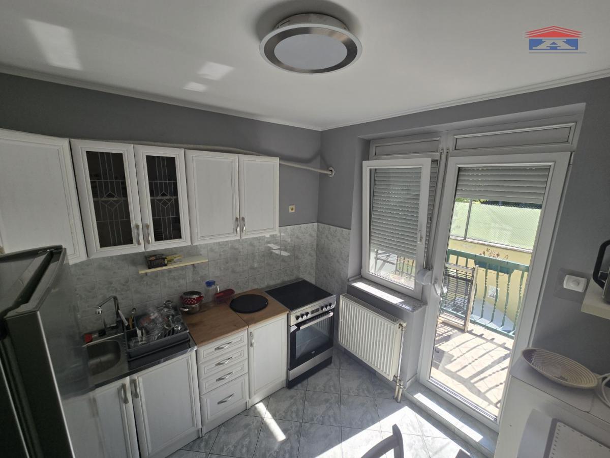 Stan Prodaja Novi Sad  75 m2