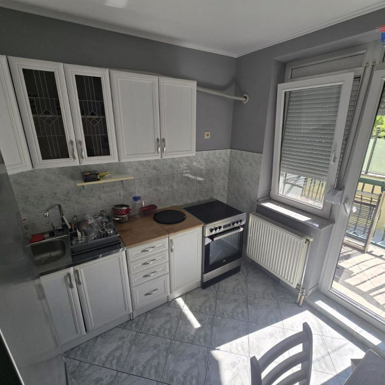 Stan Prodaja Novi Sad  75 m2