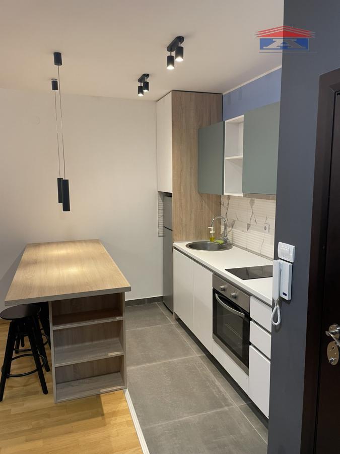 Stan Izdavanje Novi Sad  45 m2