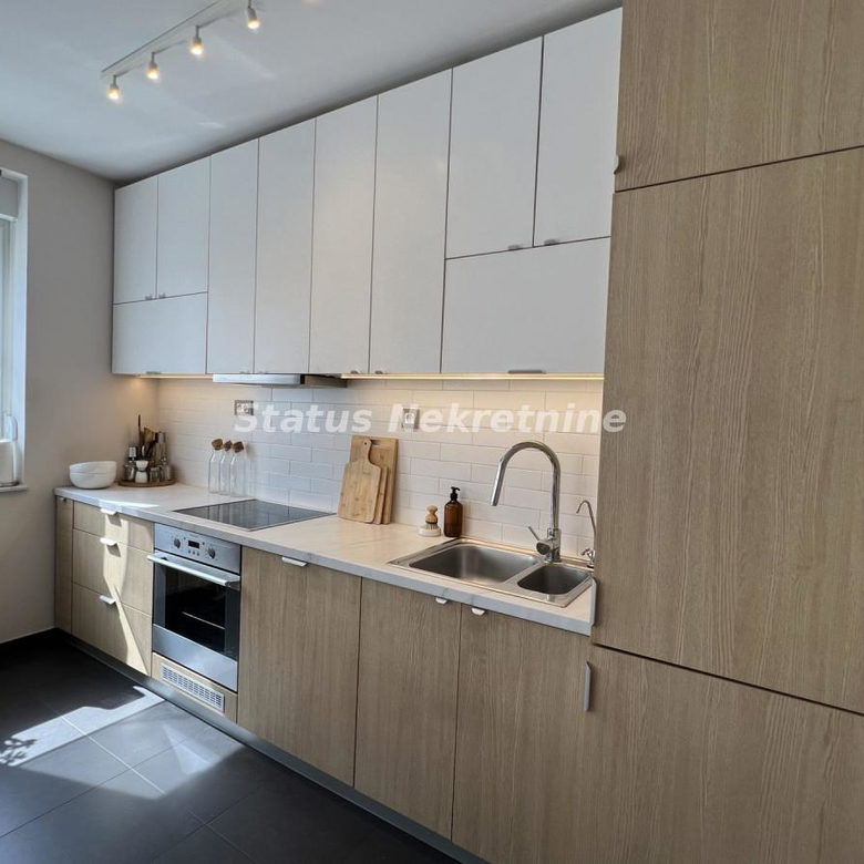 Stan Prodaja Novi Sad  102 m2