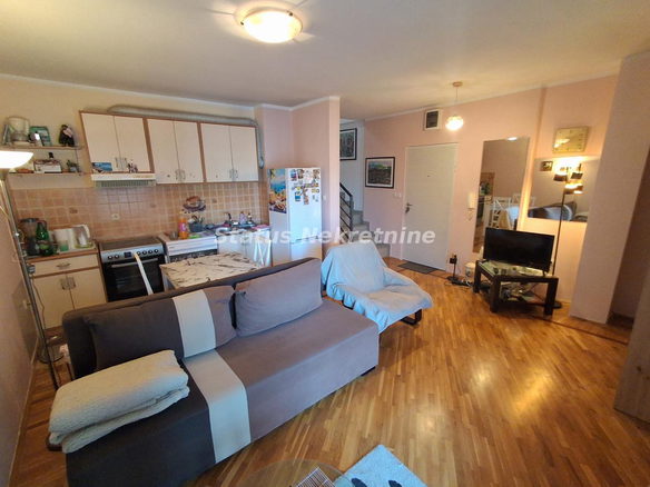 Stan Prodaja Novi Sad  87 m2