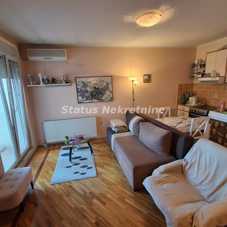 Stan Prodaja Novi Sad  87 m2