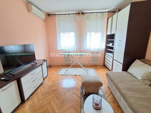 Stan Izdavanje Novi Sad  33 m2