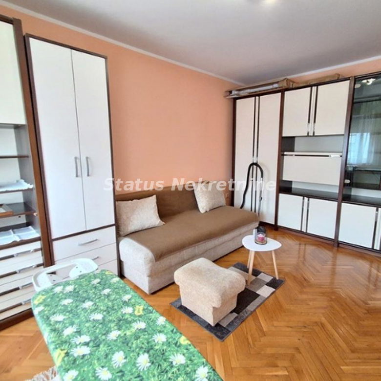 Stan Izdavanje Novi Sad  33 m2