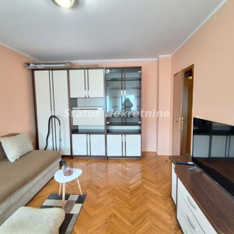 Stan Izdavanje Novi Sad  33 m2
