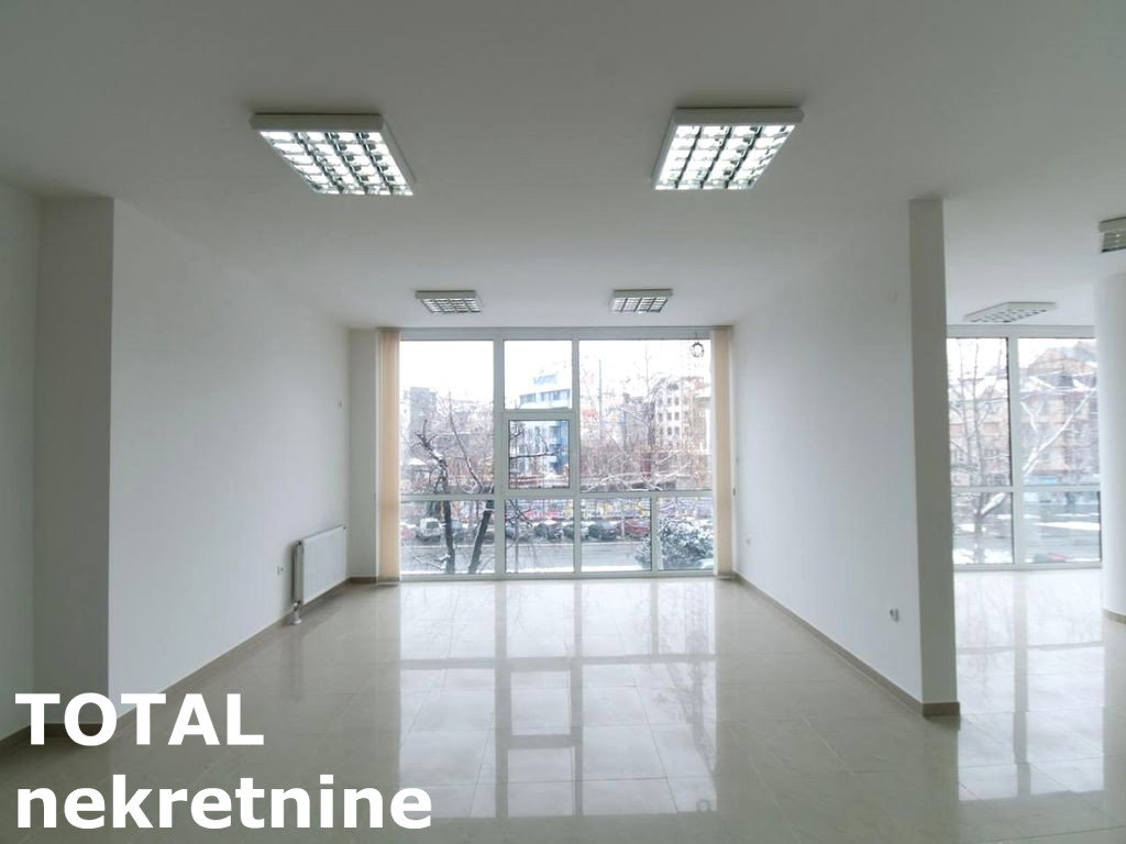 Lokal Izdavanje Novi Sad  111 m2