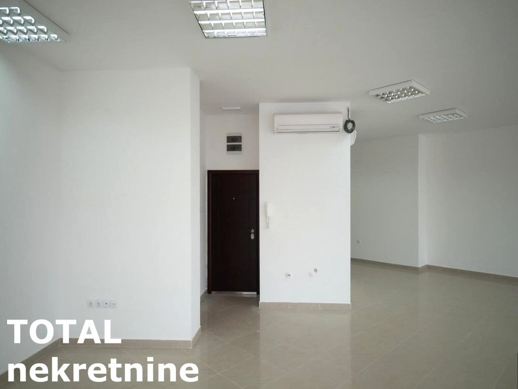Lokal Izdavanje Novi Sad  111 m2