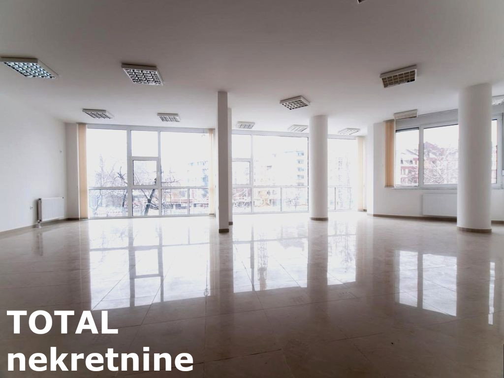 Lokal Izdavanje Novi Sad  111 m2