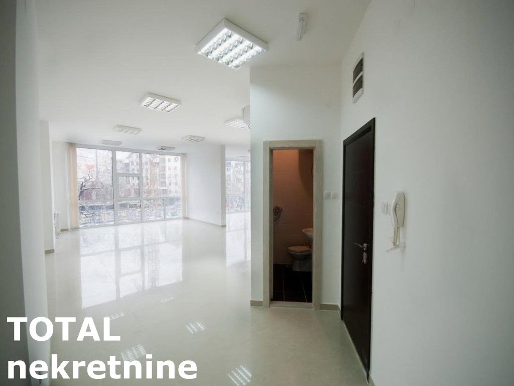 Lokal za izdavanje, Bulevar, Novi Sad, 111m², 1.200 €/mes