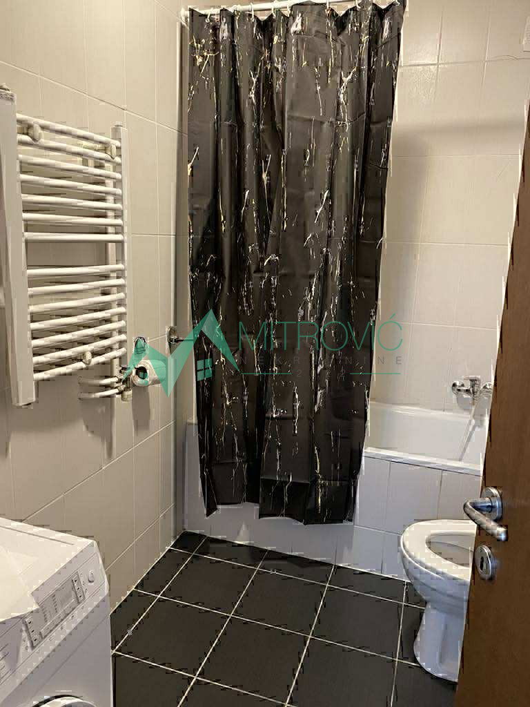 Jednoiposoban stan na prodaju, Bulevar Evrope, Novi Sad, 38m², 400 €