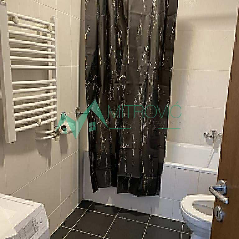 Jednoiposoban stan na prodaju, Bulevar Evrope, Novi Sad, 38m², 400 €