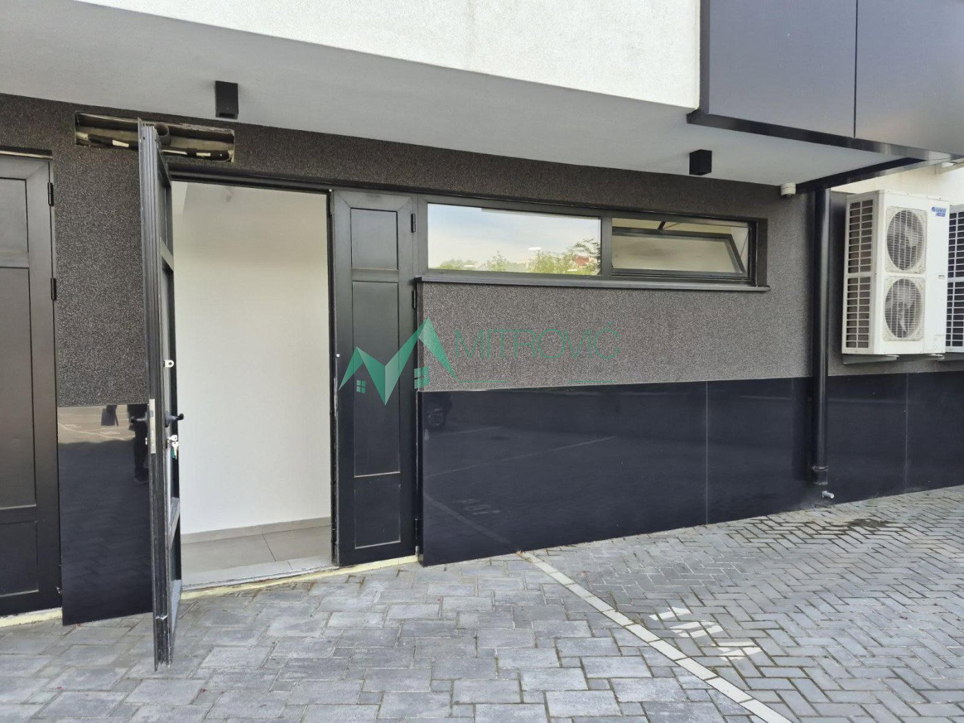 izdavanje-bulevar-evrope-9102355-mhbye Lokal na prodaju, Bulevar Evrope, Novi Sad, 134m², 2.950 €