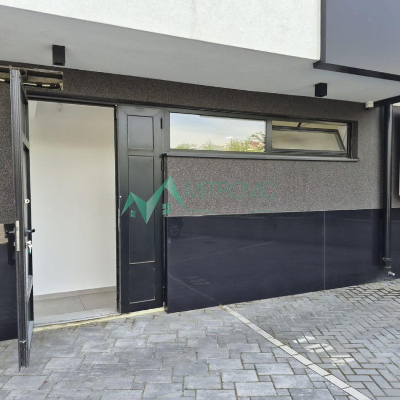 Lokal na prodaju, Bulevar Evrope, Novi Sad, 134m², 2.950 €