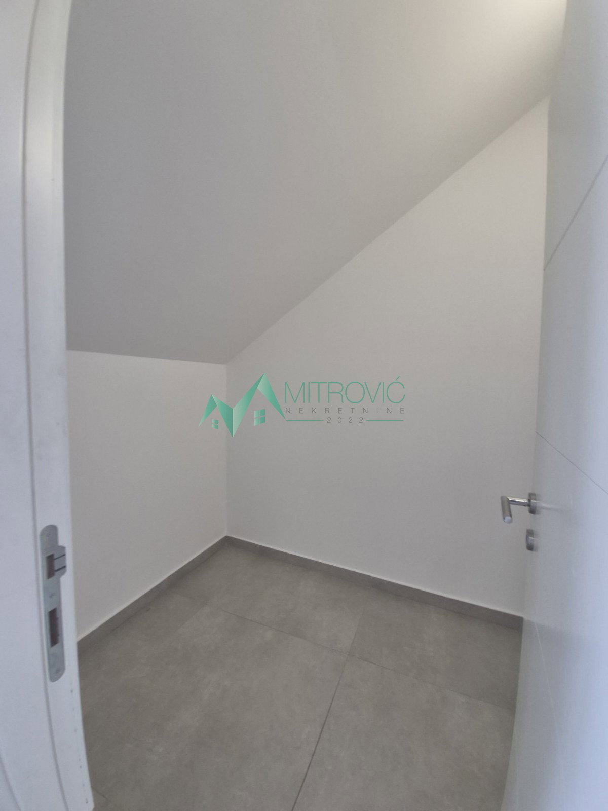izdavanje-bulevar-evrope-9102355-td9lt Lokal na prodaju, Bulevar Evrope, Novi Sad, 134m², 2.950 €