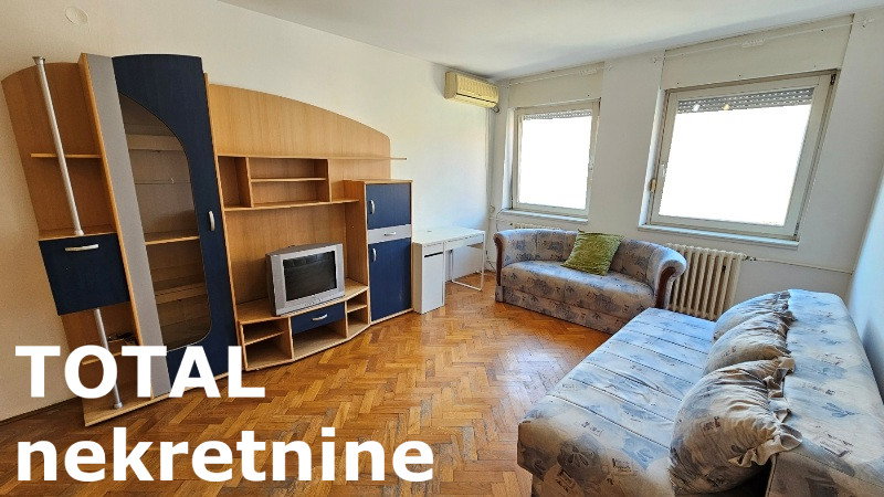 Garsonjera za izdavanje, Centar, Novi Sad, 29m², 300 €/mes