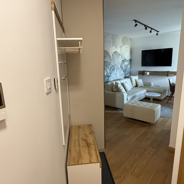 Stan Izdavanje Novi Sad  27 m2