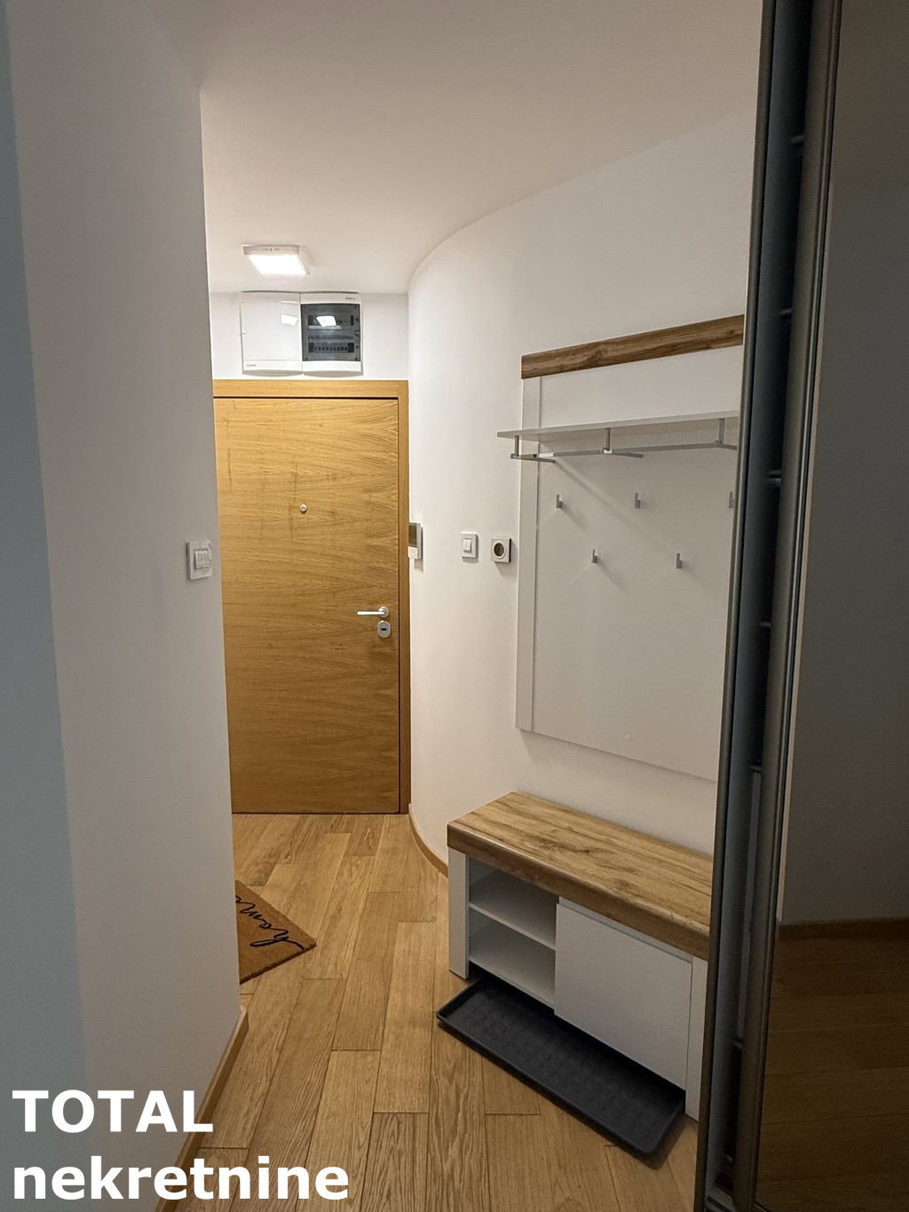 izdavanje-centar-9189863-z9rdt Garsonjera za izdavanje, Centar, Novi Sad, 27m², 500 €/mes
