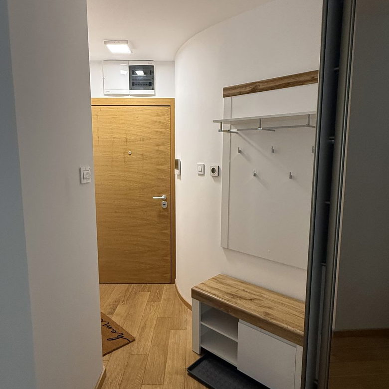 Garsonjera za izdavanje, Centar, Novi Sad, 27m², 500 €/mes