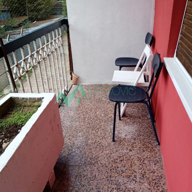Četvoroiposoban stan na prodaju, Centar, Novi Sad, 105m², 700 €