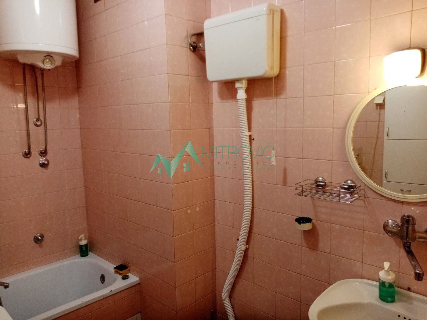 izdavanje-centar-ns-9102231-yel0m Četvoroiposoban stan na prodaju, Centar, Novi Sad, 105m², 700 €