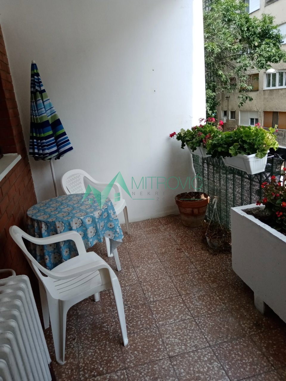 izdavanje-centar-ns-9102231-zr7de Četvoroiposoban stan na prodaju, Centar, Novi Sad, 105m², 700 €