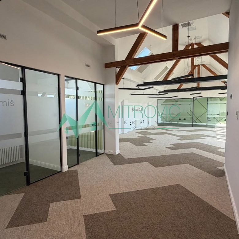 Lokal Prodaja Novi Sad  342 m2
