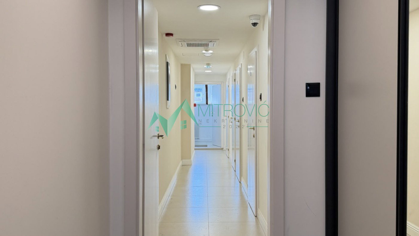 Lokal Prodaja Novi Sad  342 m2