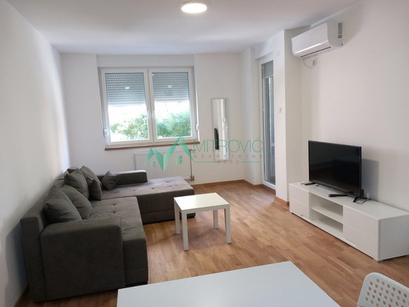 Stan Prodaja Novi Sad  45 m2