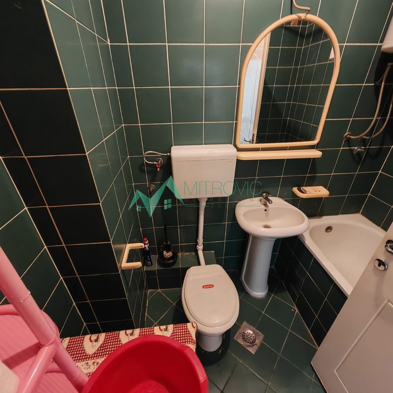Dvosoban stan na prodaju, Grbavica, Novi Sad, 55m², 420 €