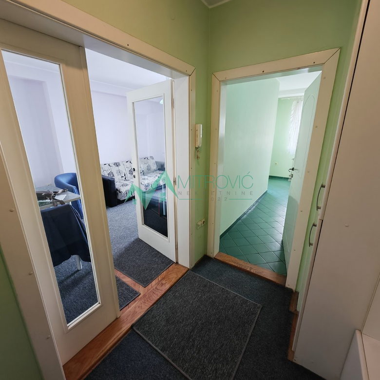 Dvosoban stan na prodaju, Grbavica, Novi Sad, 55m², 420 €