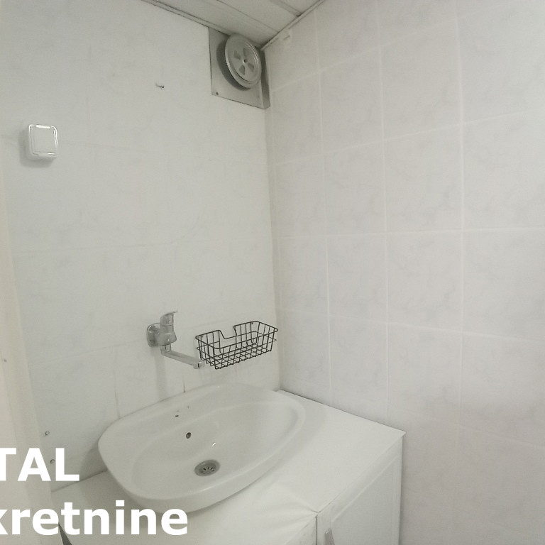 Lokal za izdavanje, Grbavica, Novi Sad, 42m², 400 €/mes