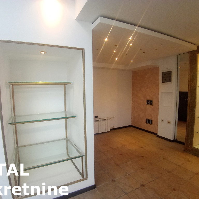 Lokal Izdavanje Novi Sad  42 m2