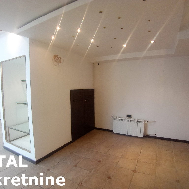 Lokal Izdavanje Novi Sad  42 m2