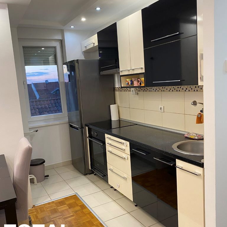 Stan Izdavanje Novi Sad  46 m2